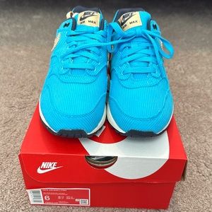 Nike Women’s Air Max 1